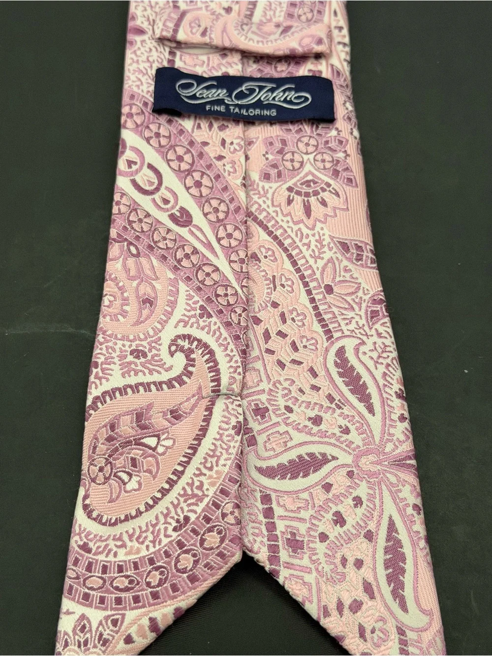 Sean John Pink Floral Classic Men’s 100% Silk Tie